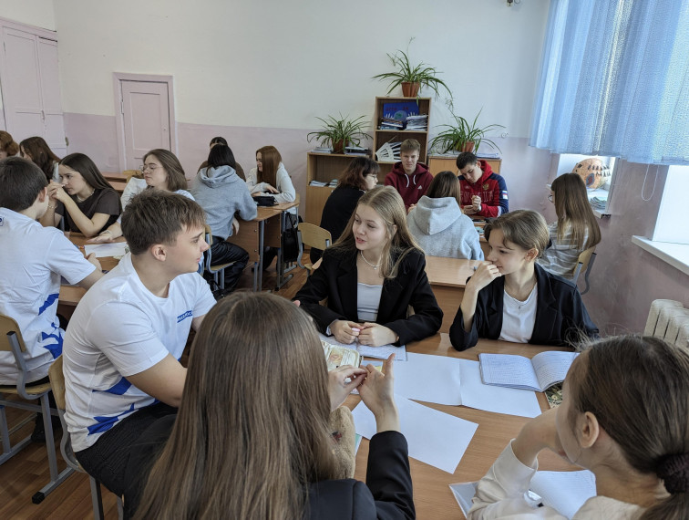 С 20 по 22 февраля в «МБОУ Гимназия №166 г. Новоалтайска» прошли Парламентские уроки «Мы выбираем!».